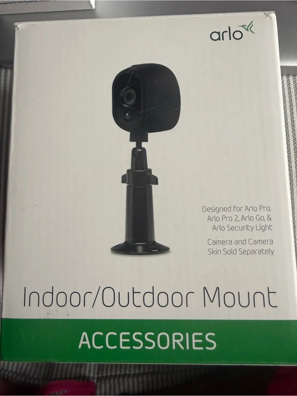 Arlo Indoor/Outdoor Mount and 2 Essential Outdoor Charging Cable - White